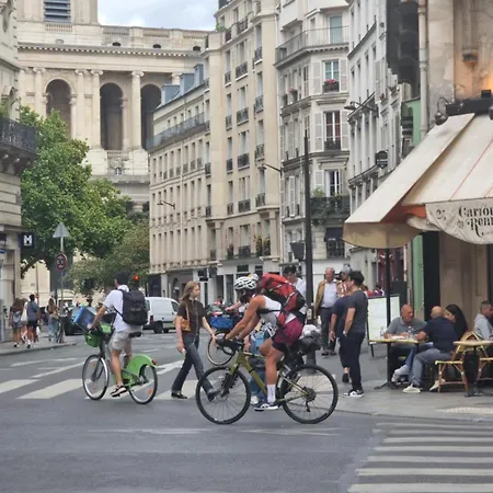 Apartment Le Marais,center ,5 Minute Eiffel Tour And Louvre Meusm ,1 Mins Metro